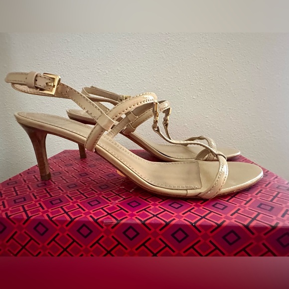 Tory Burch Patent Saffiano nude (Camellia Pink) gold logo sandals women’s 9.5 - Picture 5 of 12